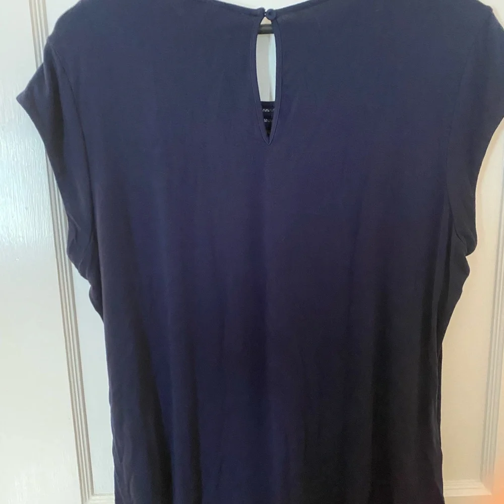 Daniel Rainn Navy cap sleeve scoop neck top with crochet detail size XL EUC - Picture 2 of 4